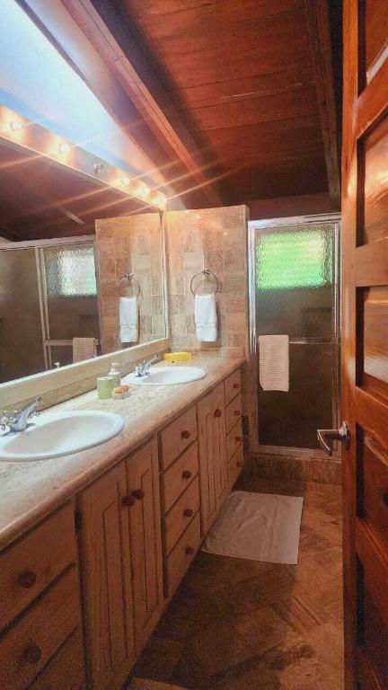 143 00 Property Photo 8