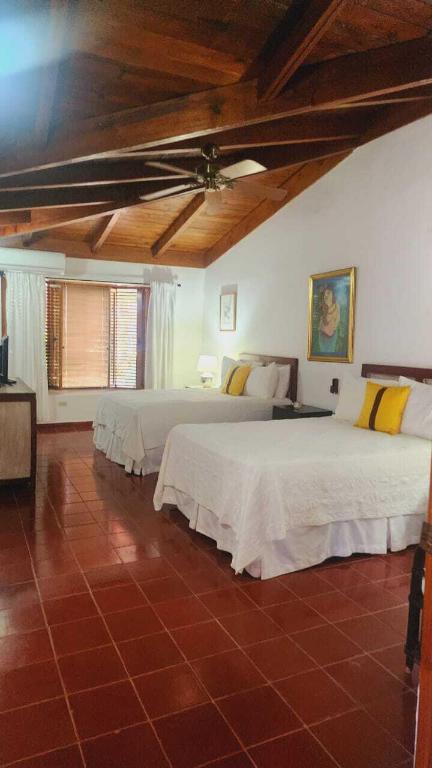 143 00 Property Photo 13