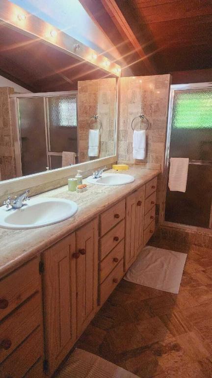 143 00 Property Photo 16