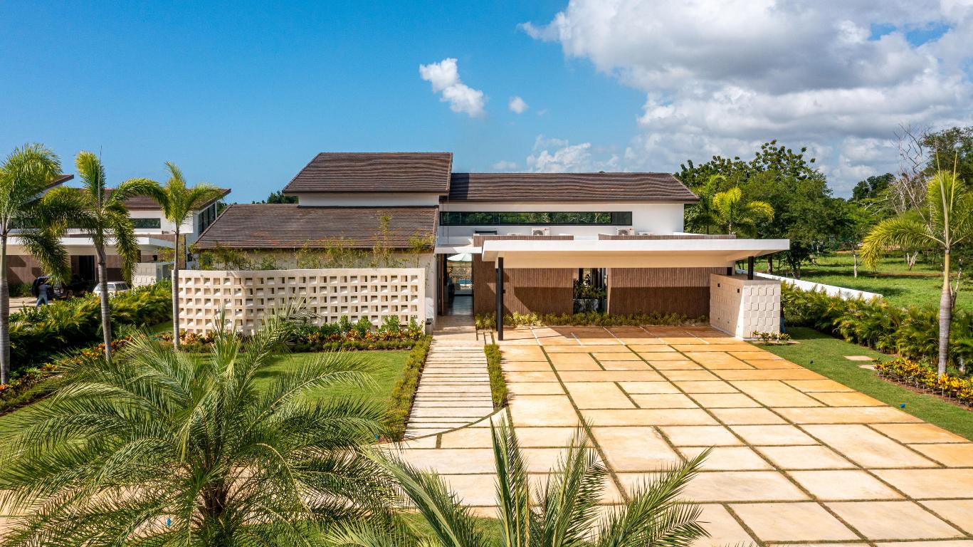 1 00 Property Photo 2