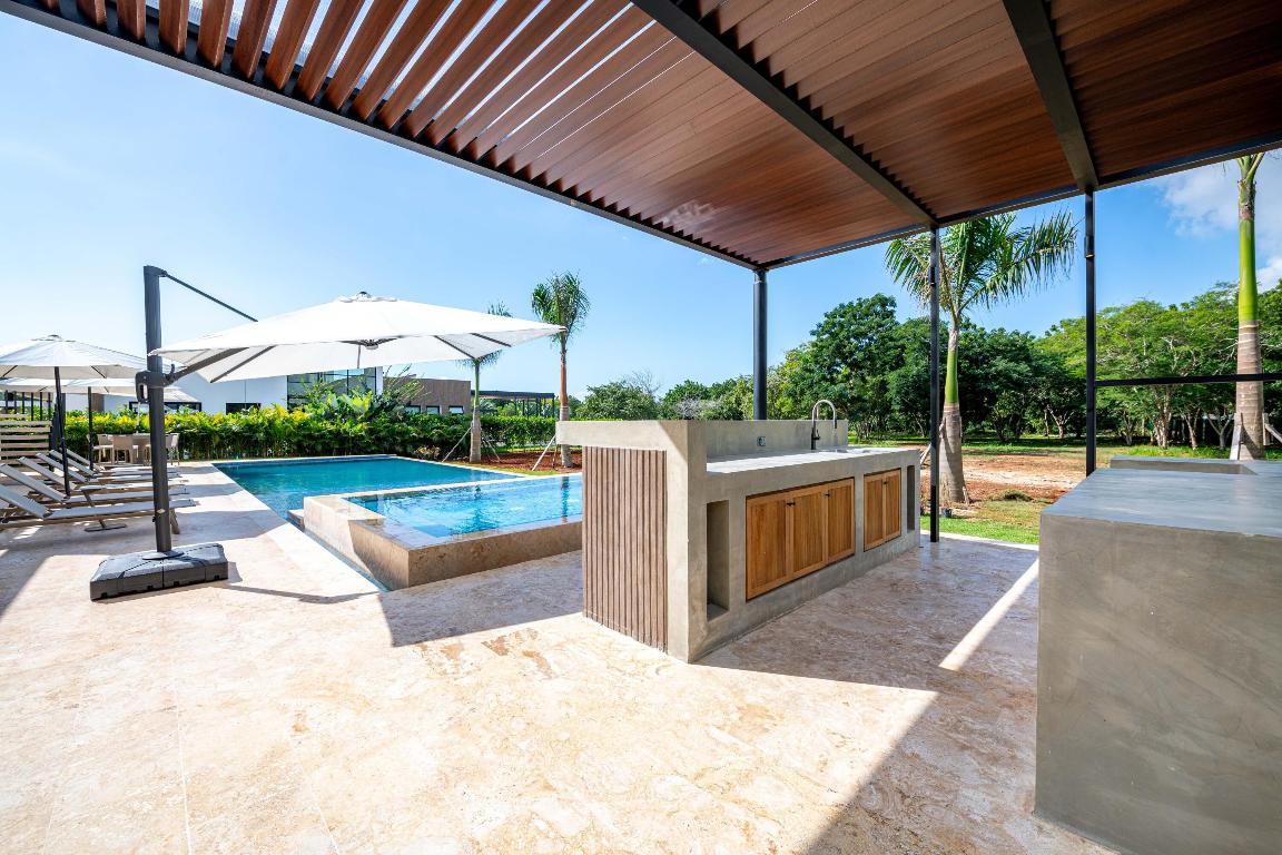 1 00 Property Photo 12