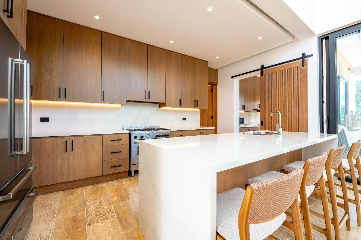 1 00 Property Photo 17
