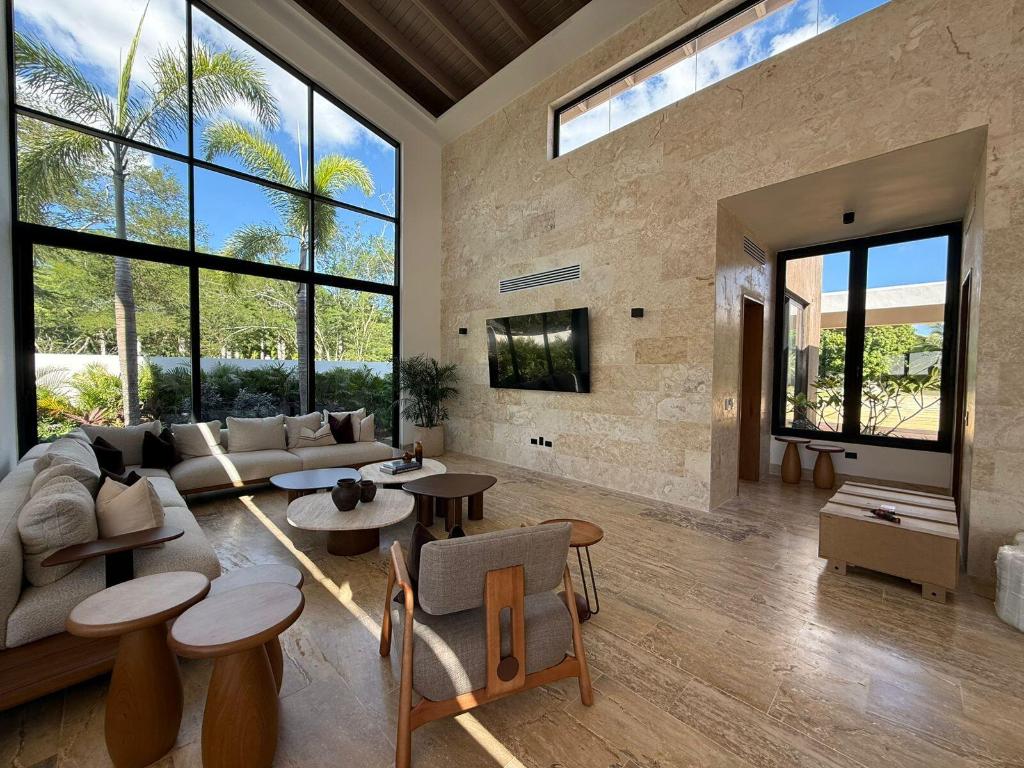 1 00 Property Photo 18