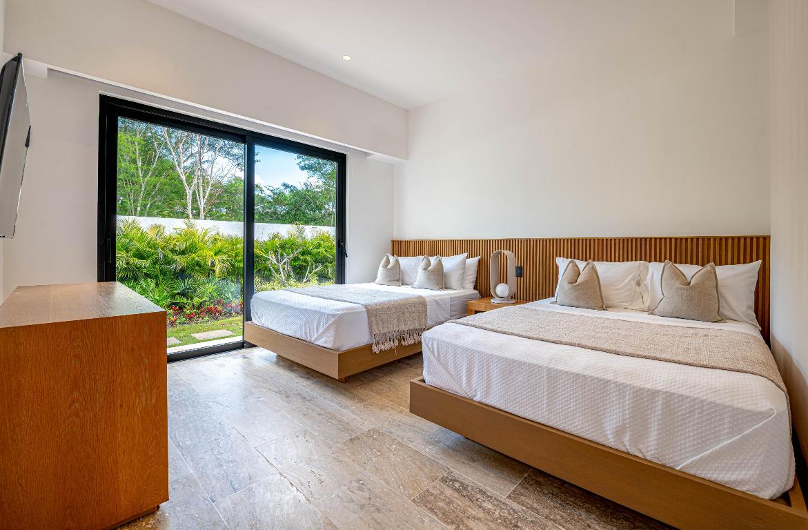 1 00 Property Photo 27