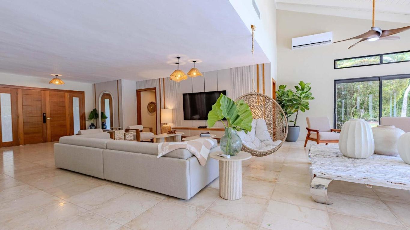 35 20 Property Photo 14
