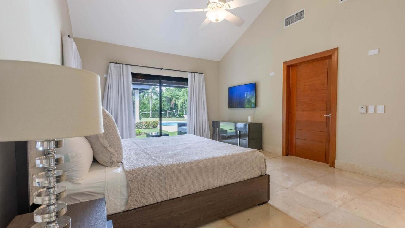 35 20 Property Photo 43