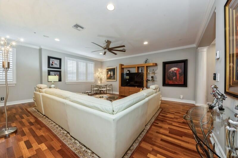 310 E Mallory Circle Property Photo 6