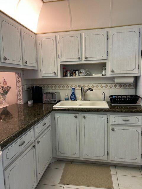 2615 S Garden Drive 103 Property Photo 4