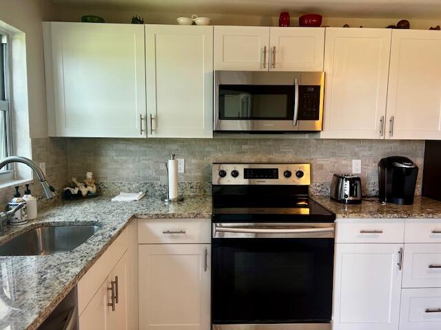 3755 Via Poinciana 304 Property Photo 2
