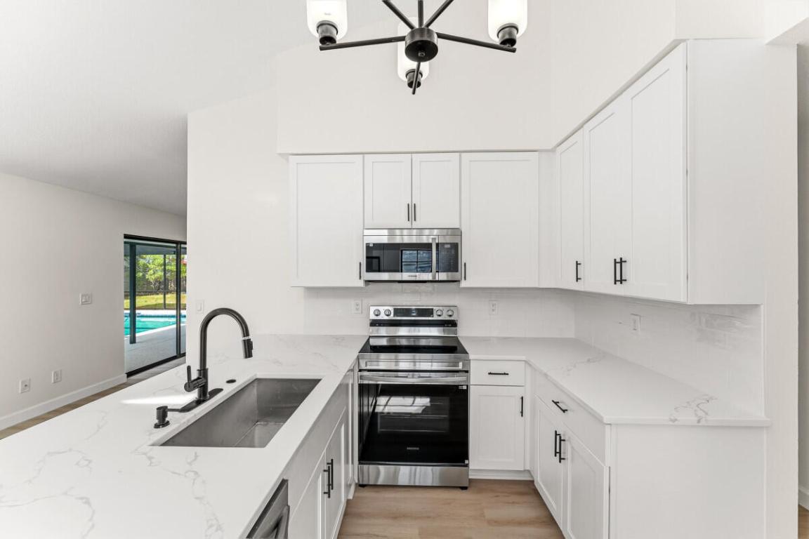 5310 Echo Pines Circle E Property Photo 6