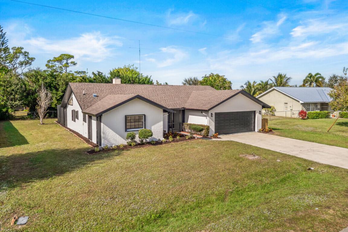 5310 Echo Pines Circle E Property Photo 27