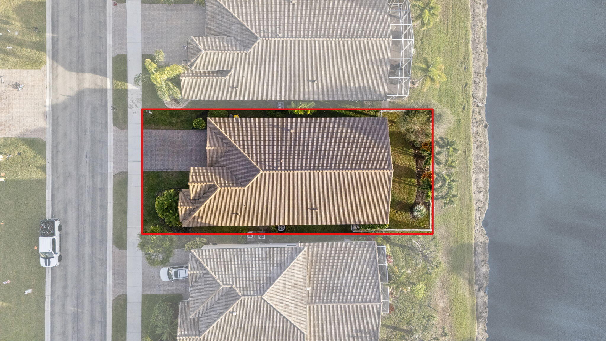 1040 Se Fleming Way Property Photo 4