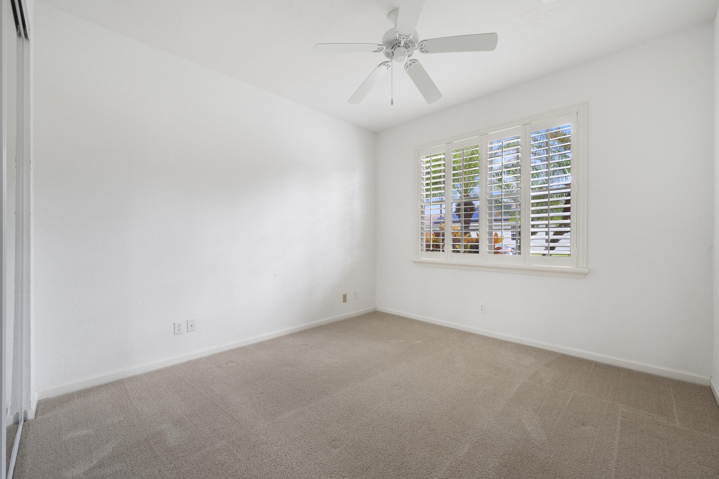 1040 Se Fleming Way Property Photo 17