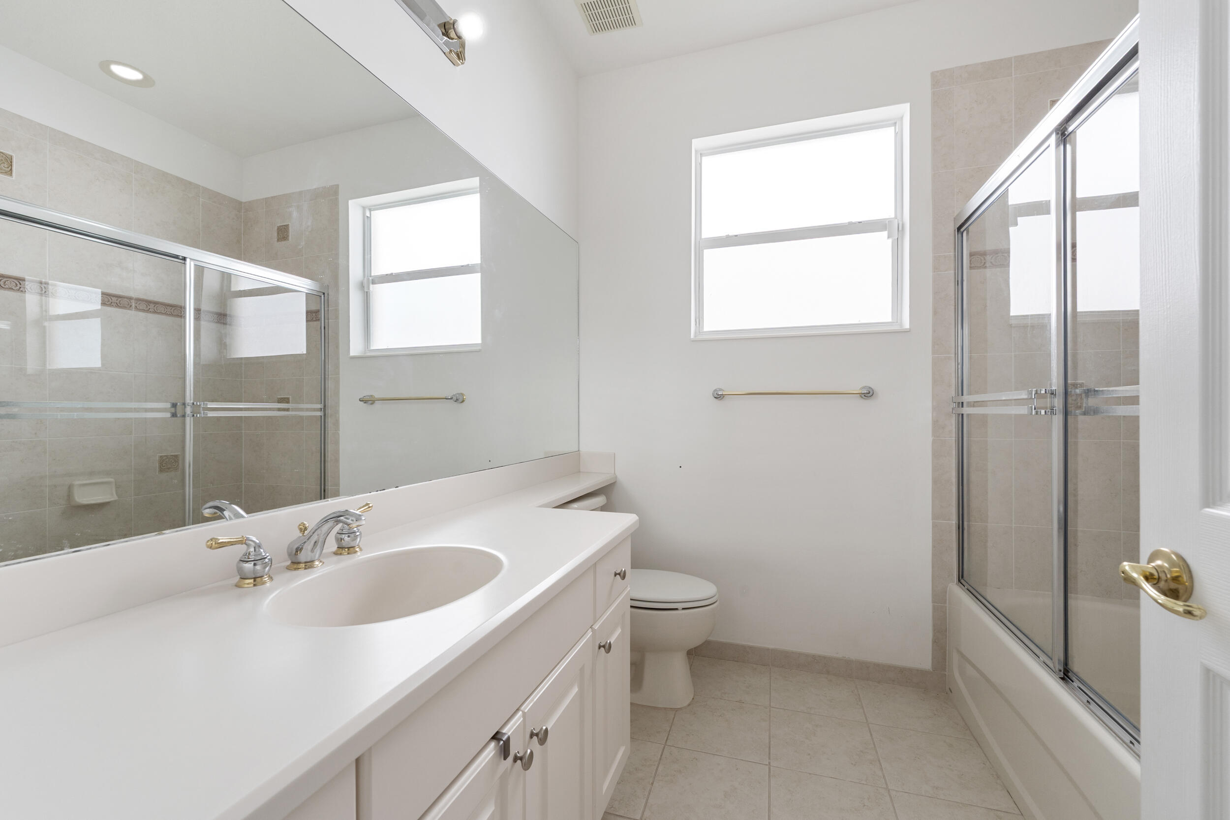 1040 Se Fleming Way Property Photo 18