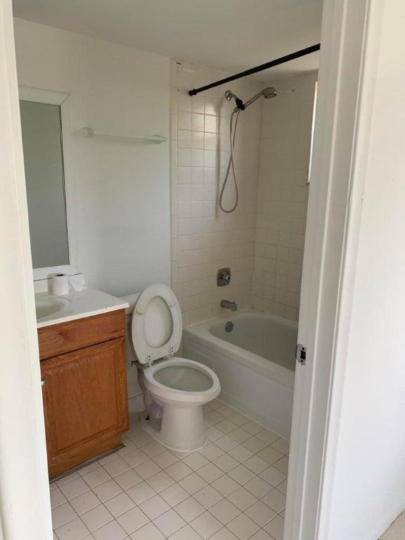 2050 N Congress Avenue 301 Property Photo 6