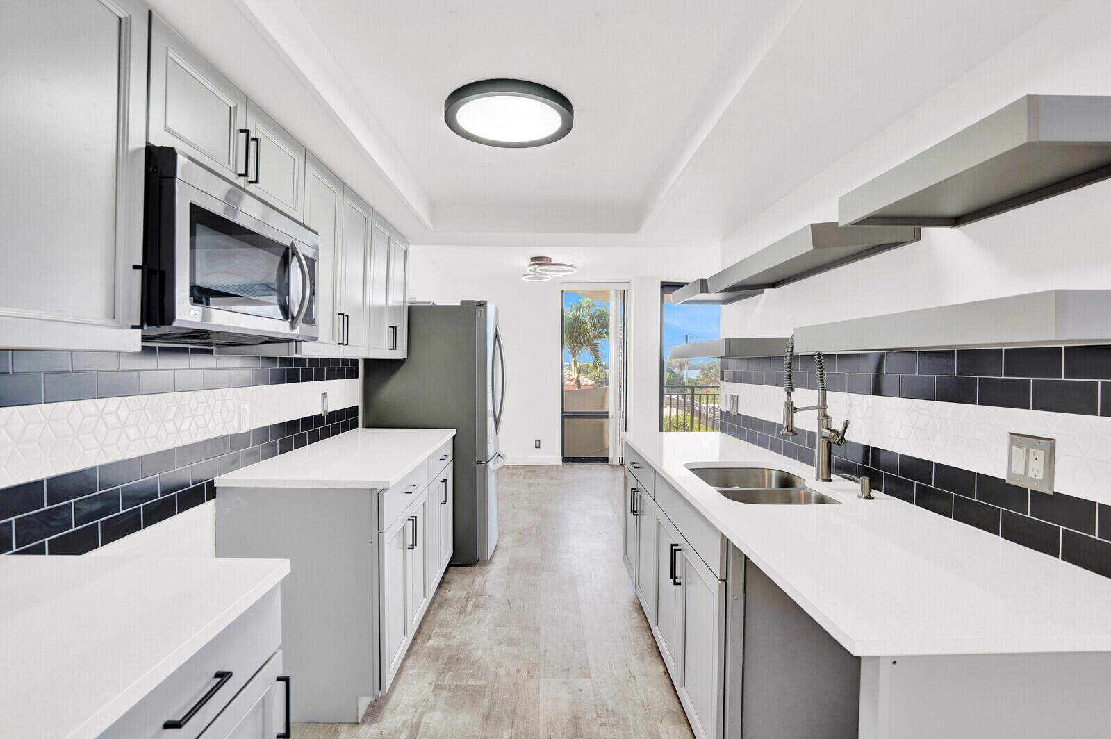 5460 N Ocean Drive 1d Property Photo 14