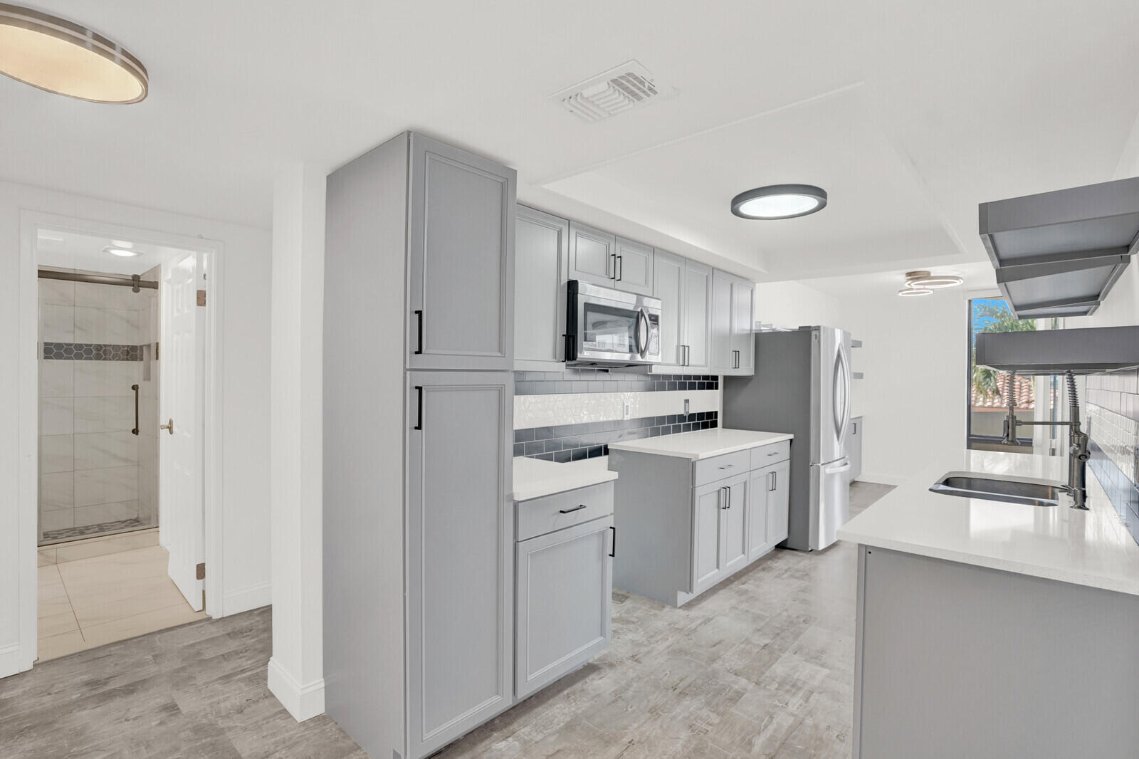 5460 N Ocean Drive 1d Property Photo 15