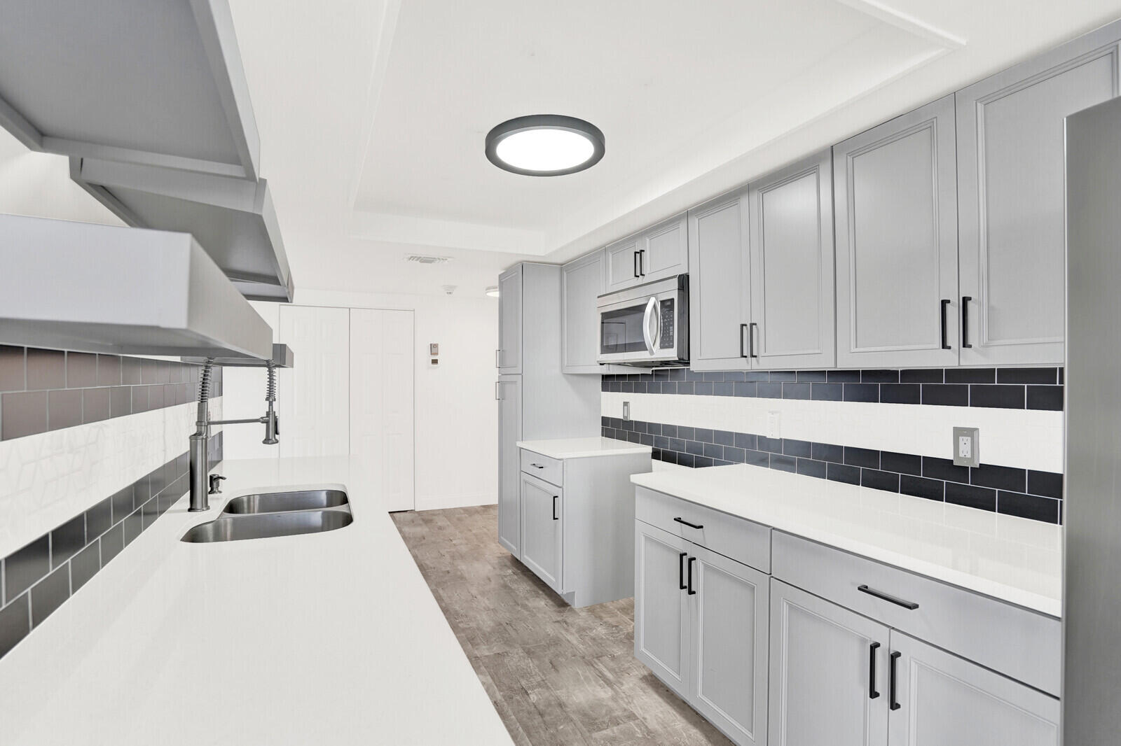 5460 N Ocean Drive 1d Property Photo 16