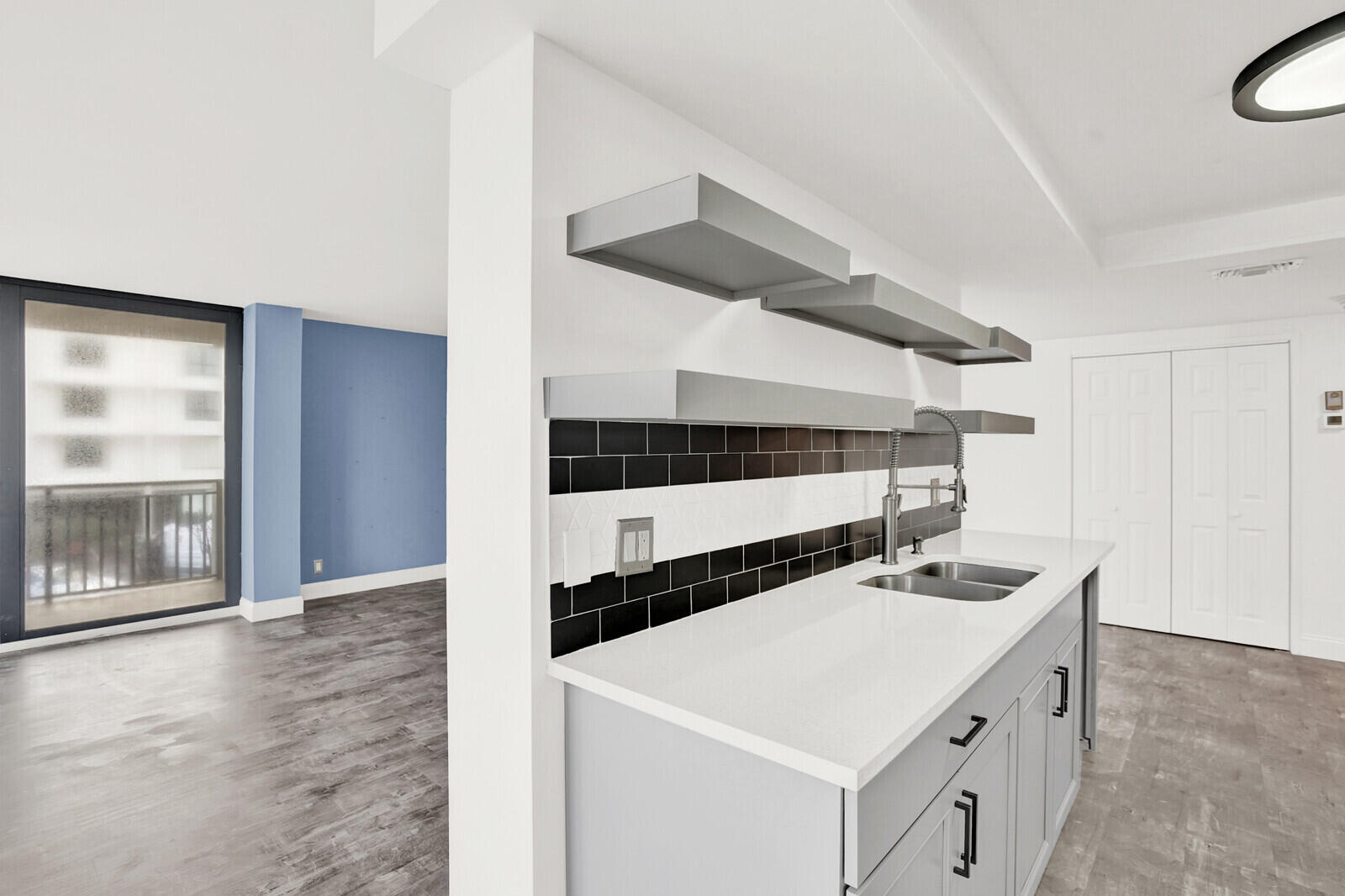 5460 N Ocean Drive 1d Property Photo 17