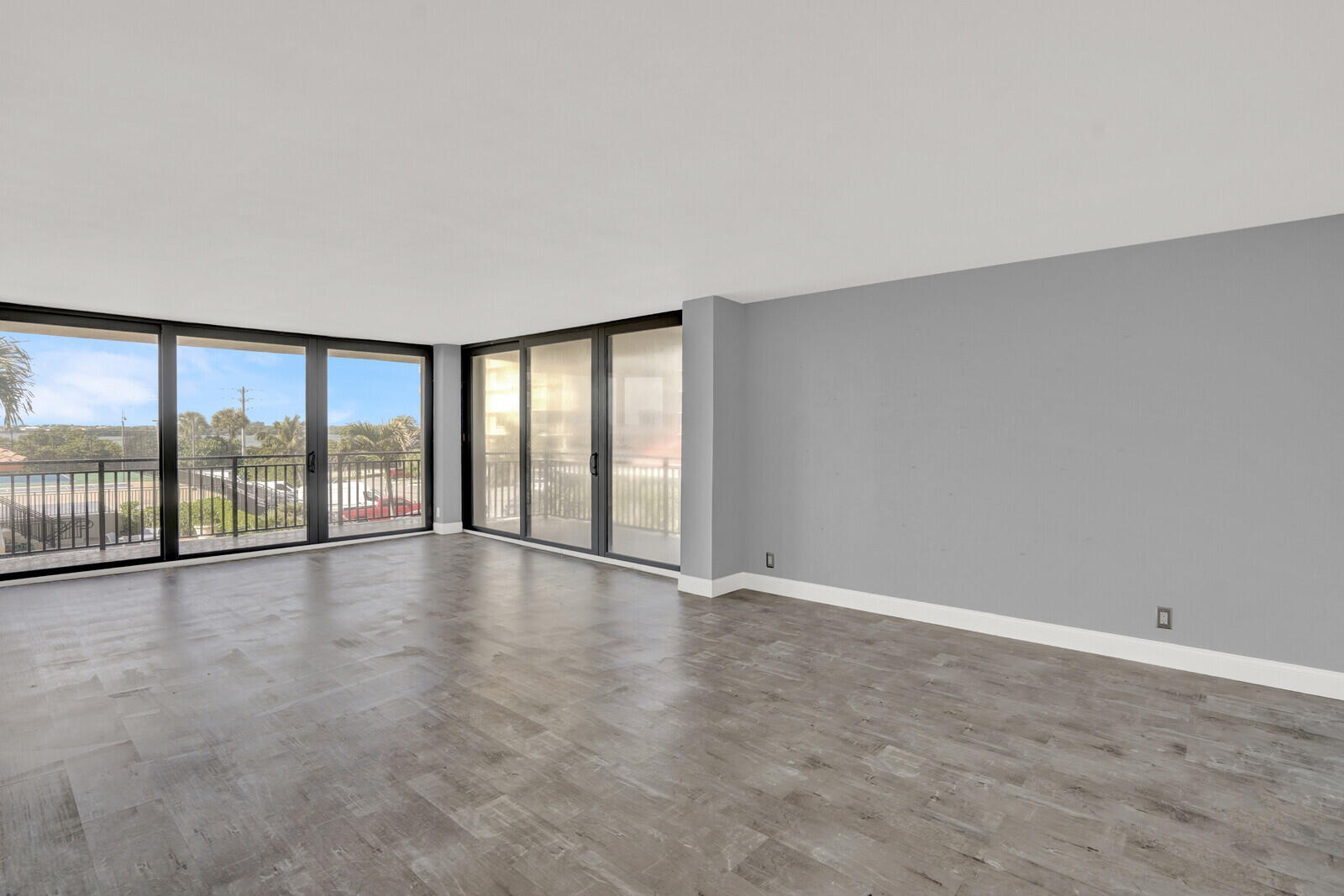 5460 N Ocean Drive 1d Property Photo 22
