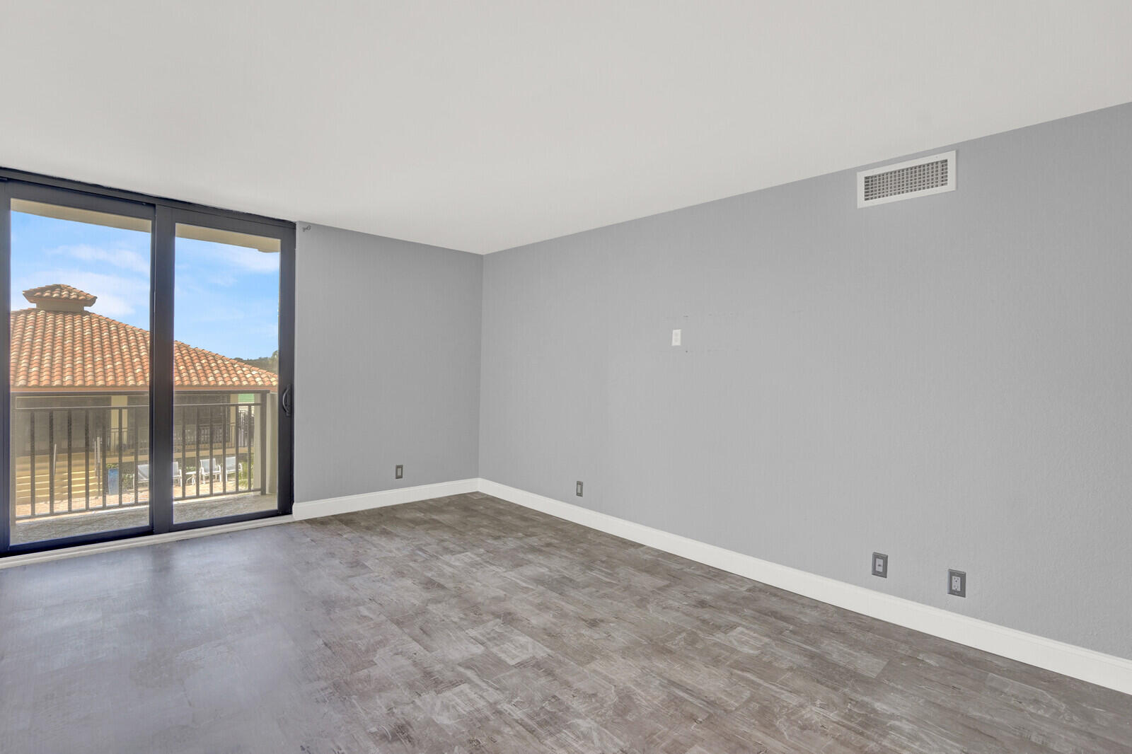 5460 N Ocean Drive 1d Property Photo 30