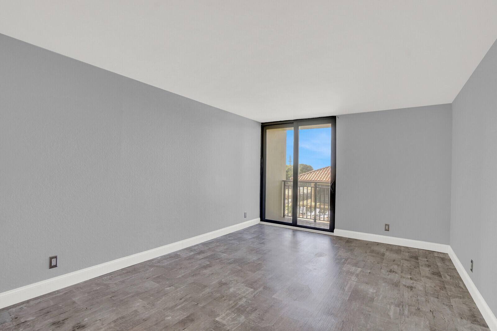 5460 N Ocean Drive 1d Property Photo 35