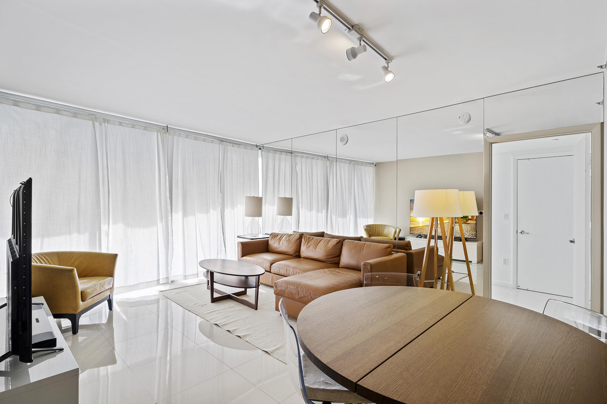 495 Brickell Avenue 911 Property Photo 5