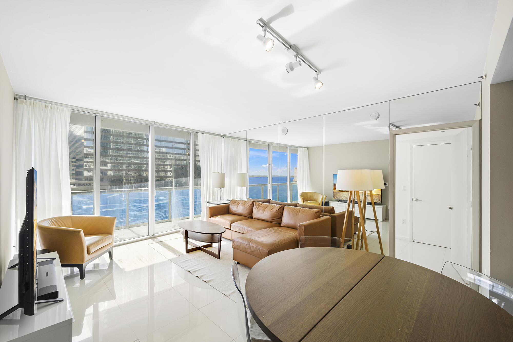 495 Brickell Avenue 911 Property Photo 7