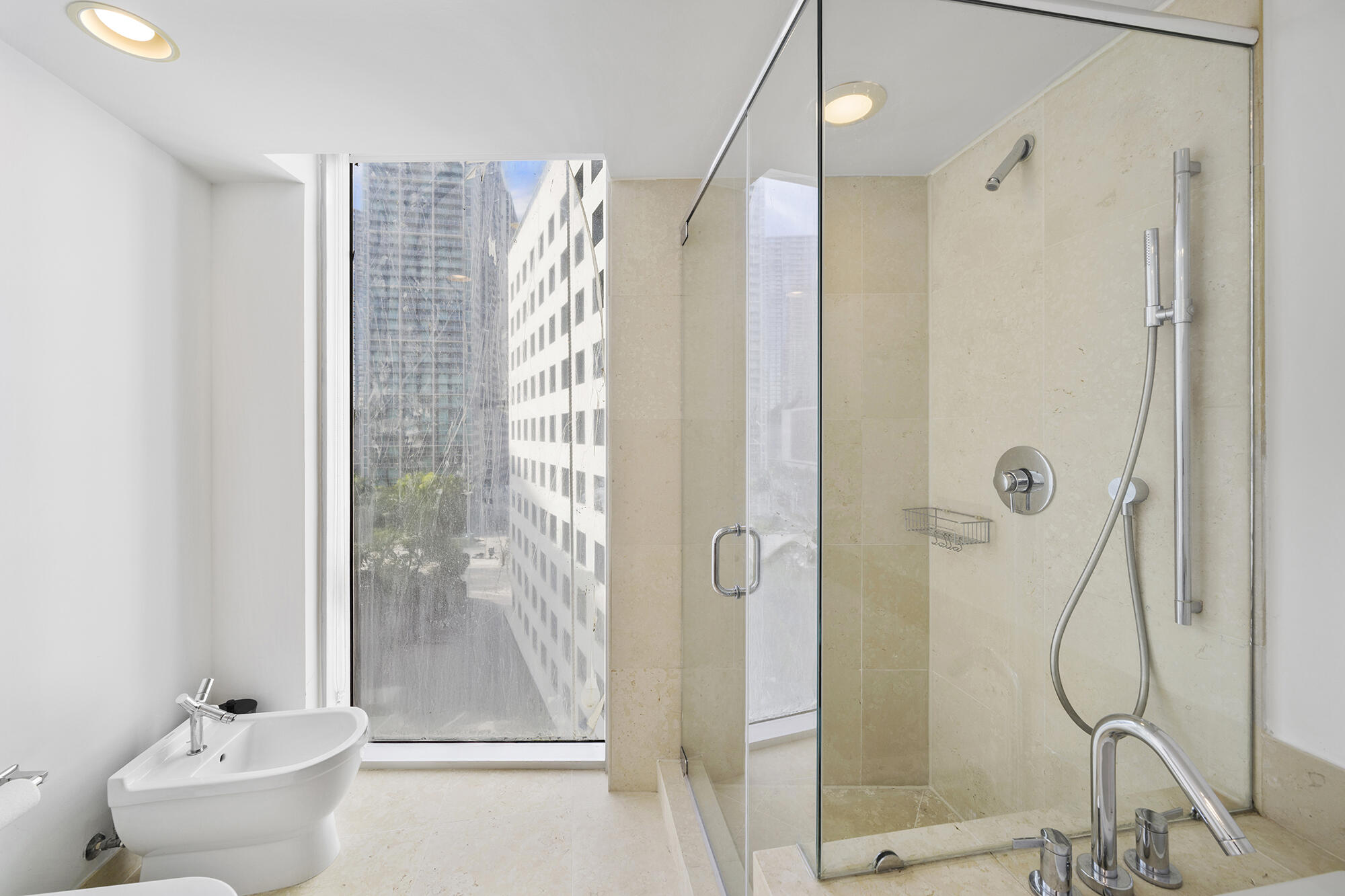 495 Brickell Avenue 911 Property Photo 8