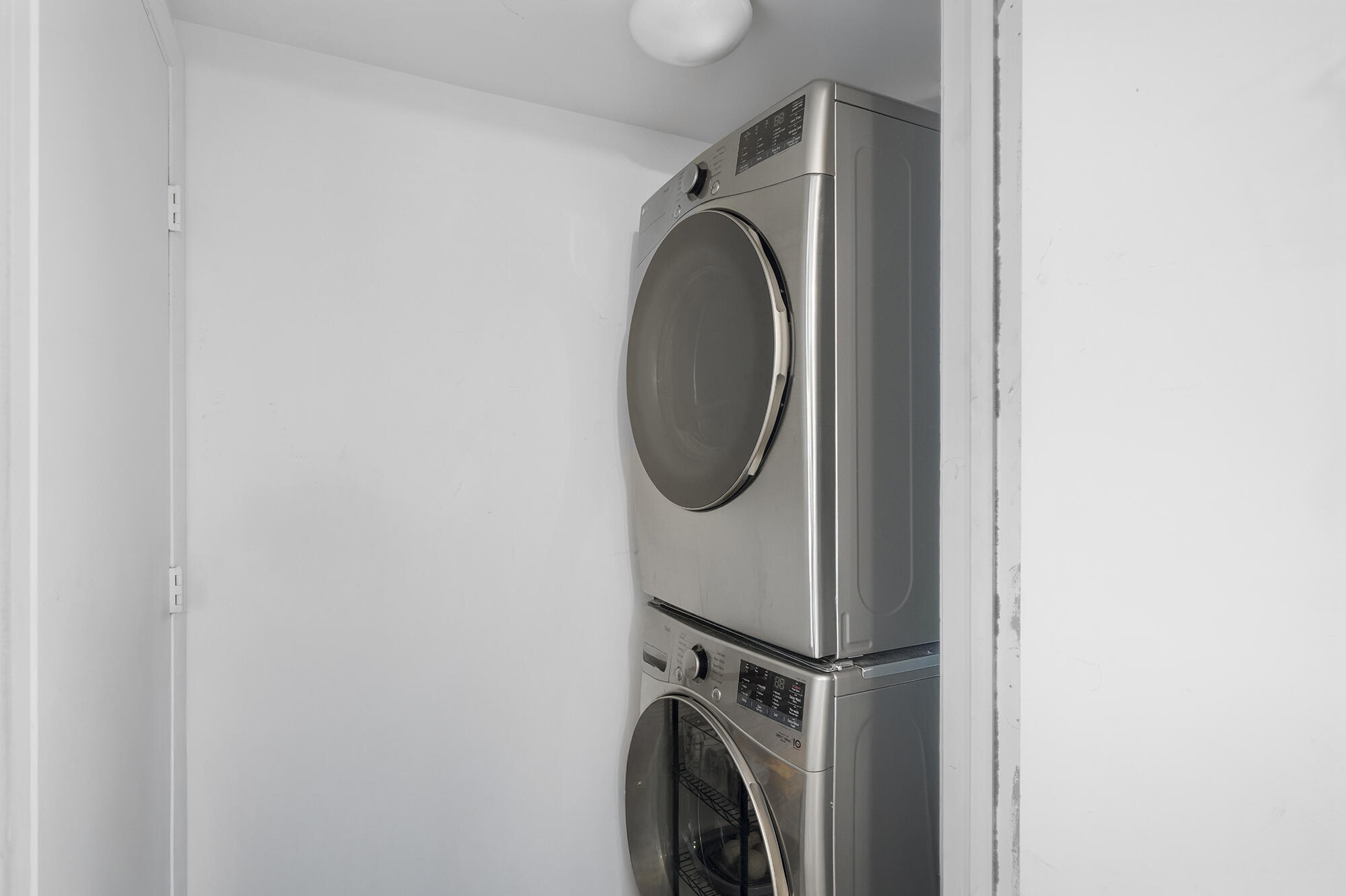 495 Brickell Avenue 911 Property Photo 18