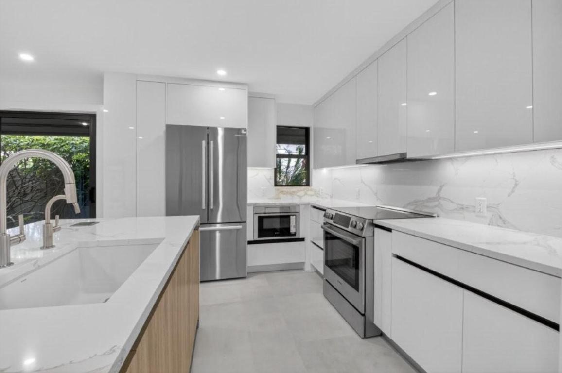 7126 Rain Forest Drive Property Photo 2
