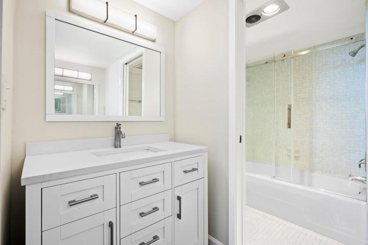 5480 N Ocean Drive B1a Property Photo 10
