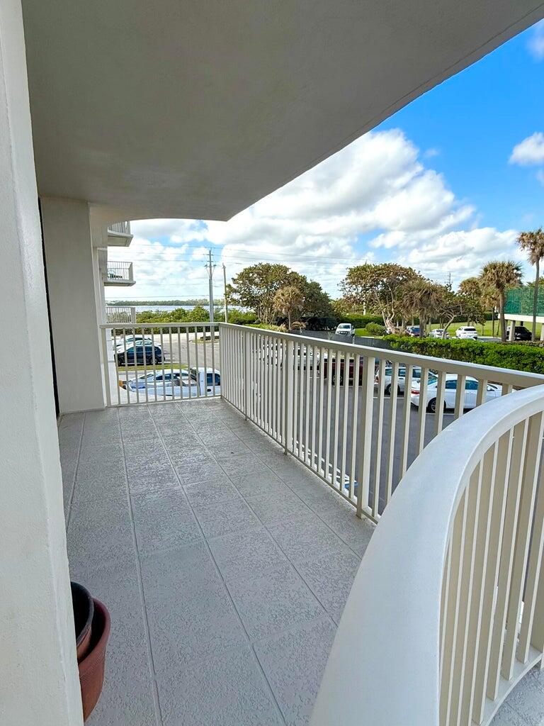 5480 N Ocean Drive B1a Property Photo 14
