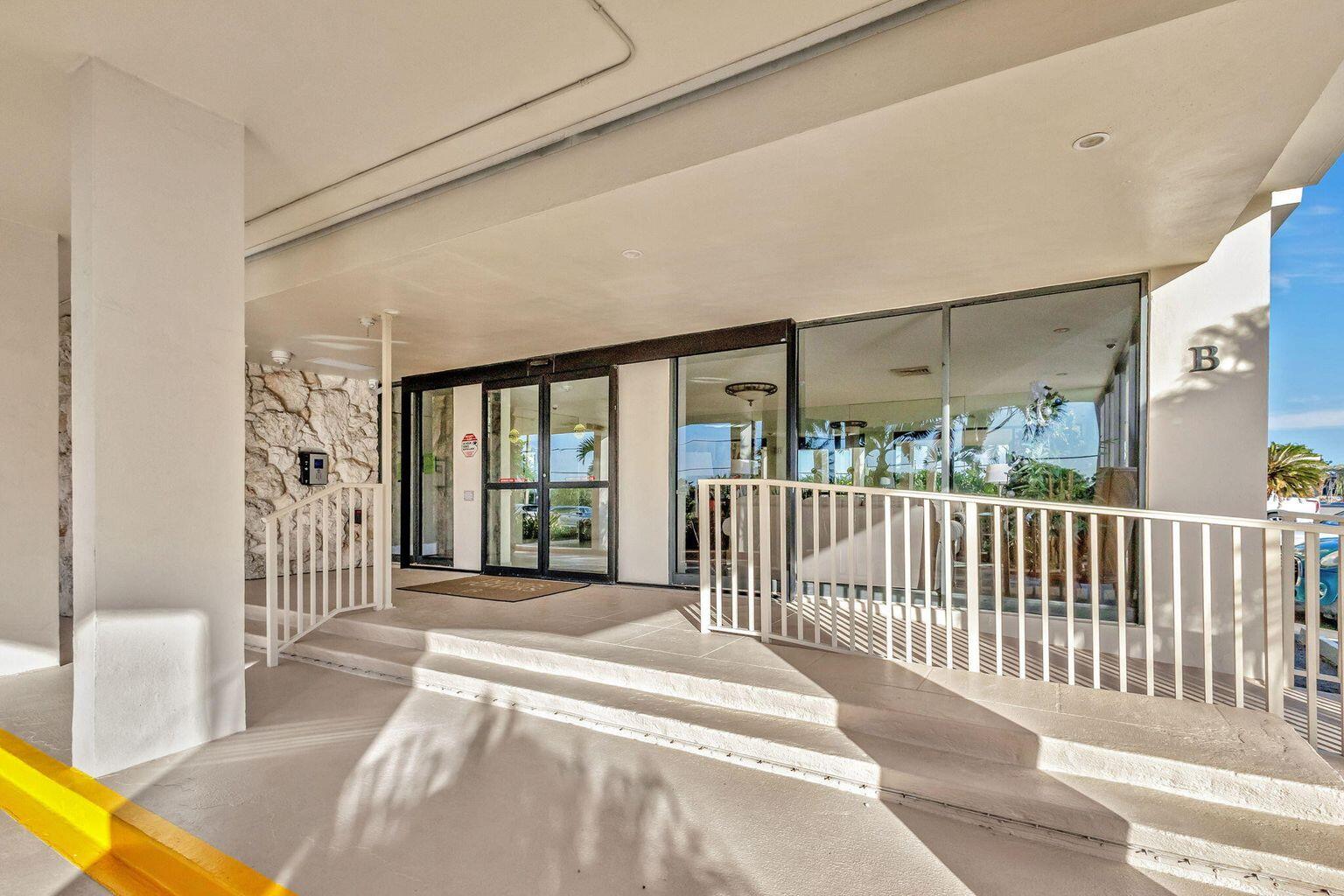 5480 N Ocean Drive B1a Property Photo 23