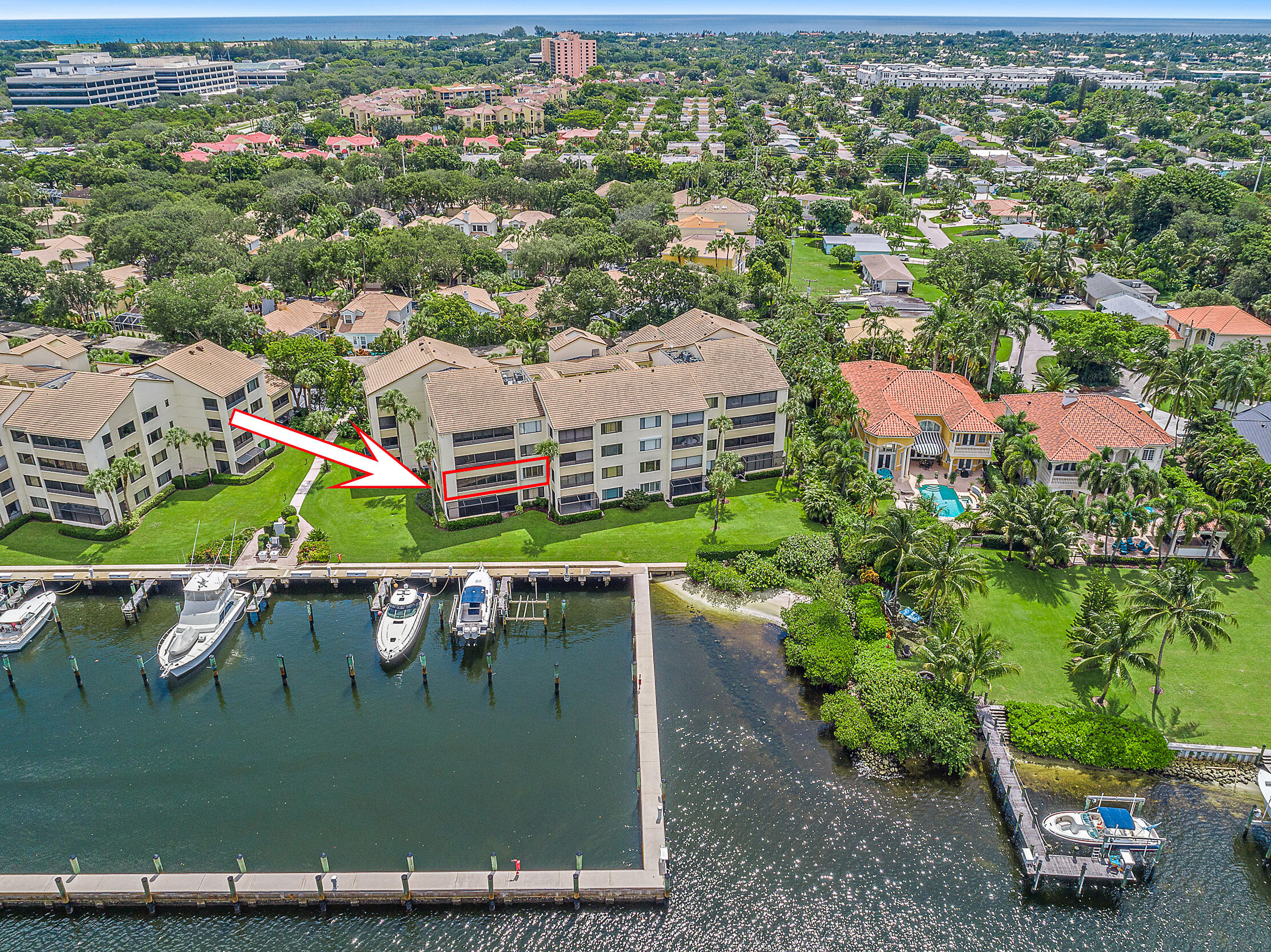 926 Oak Harbour Drive Property Photo 1