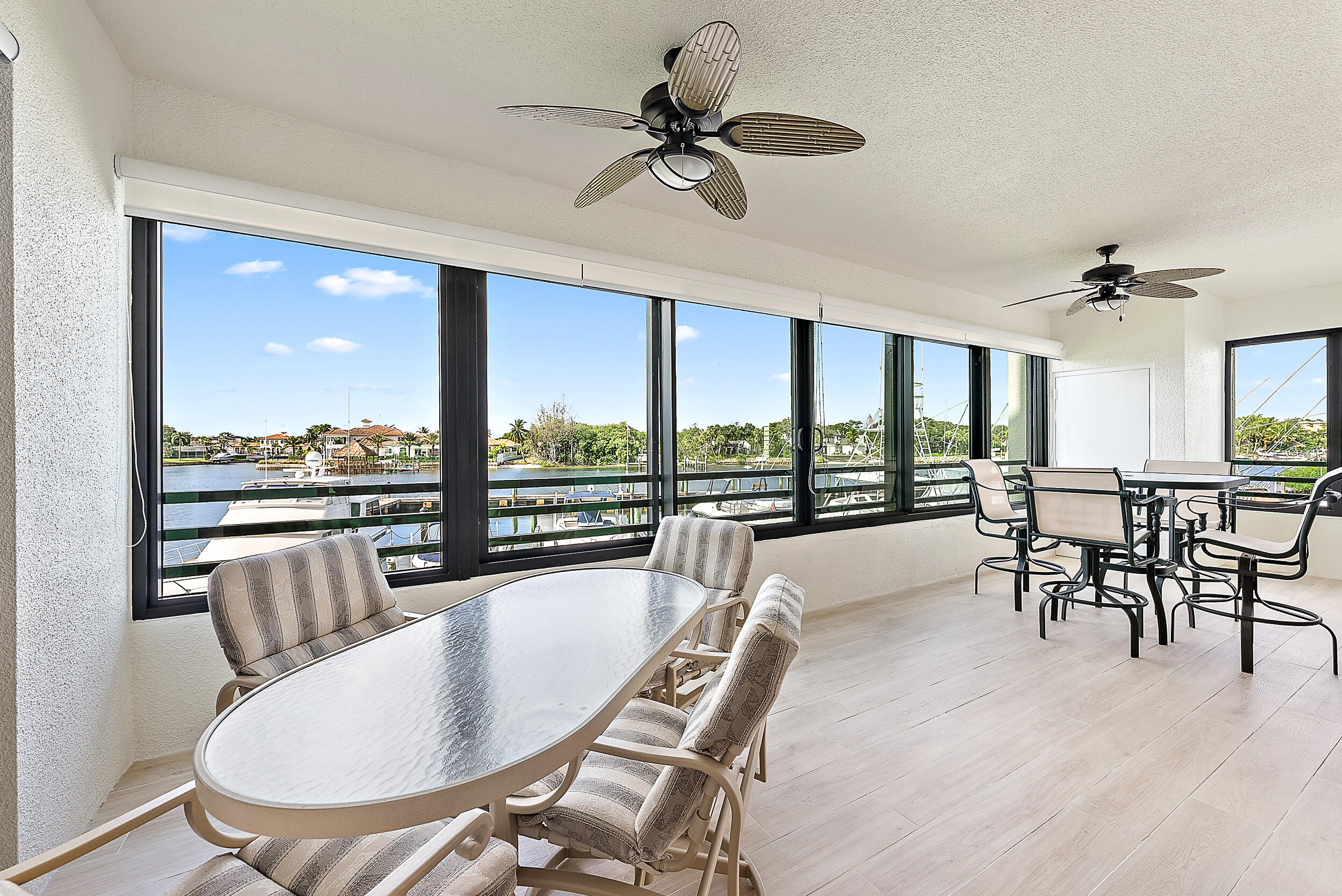 926 Oak Harbour Drive Property Photo 10