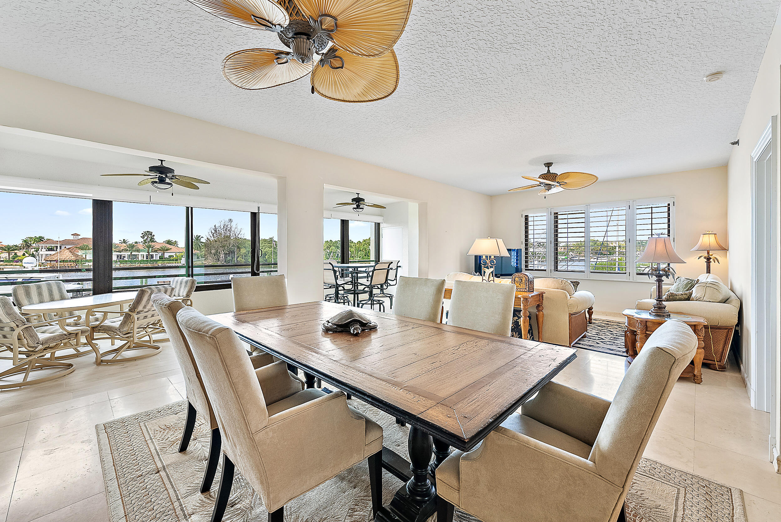 926 Oak Harbour Drive Property Photo 11