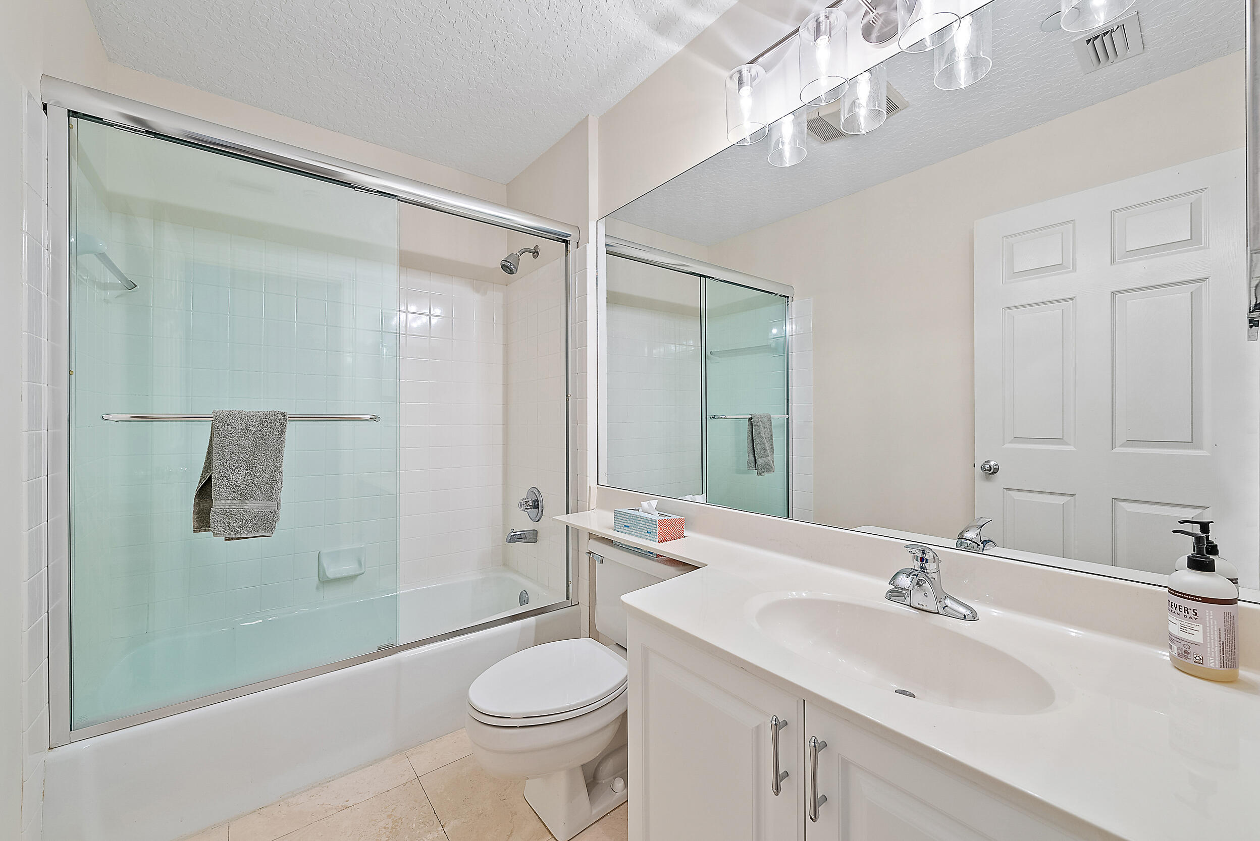 926 Oak Harbour Drive Property Photo 17