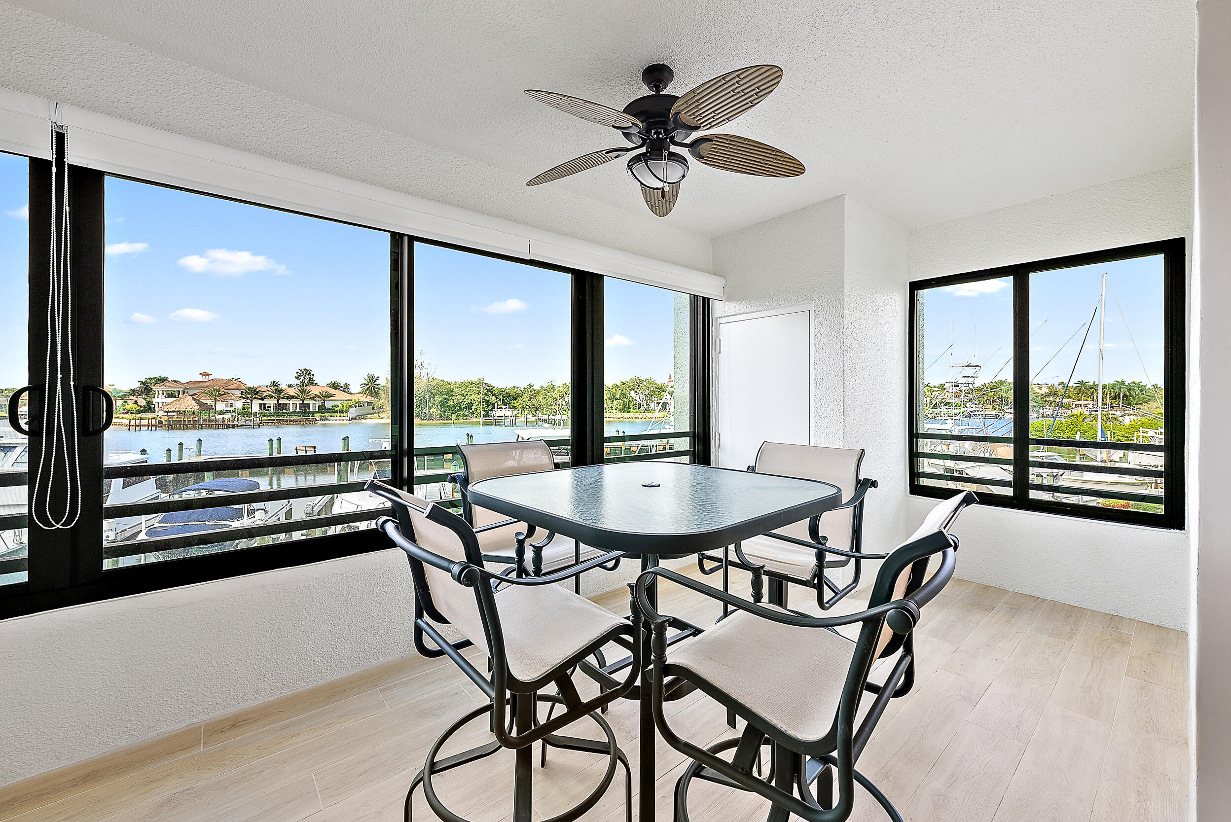 926 Oak Harbour Drive Property Photo 19