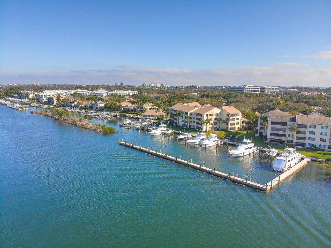 926 Oak Harbour Drive Property Photo 22