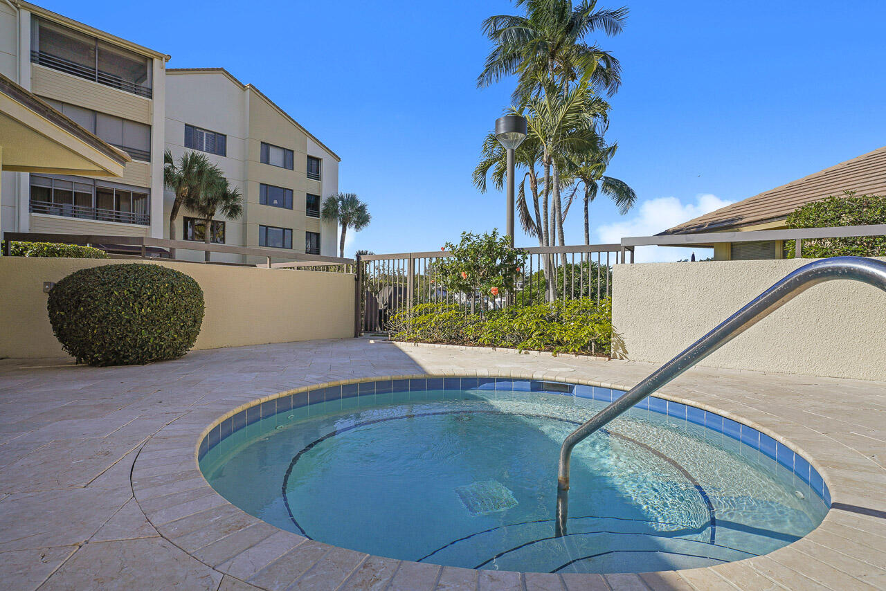 926 Oak Harbour Drive Property Photo 27