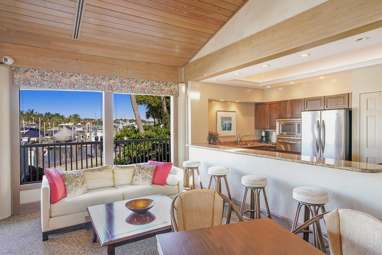 926 Oak Harbour Drive Property Photo 29