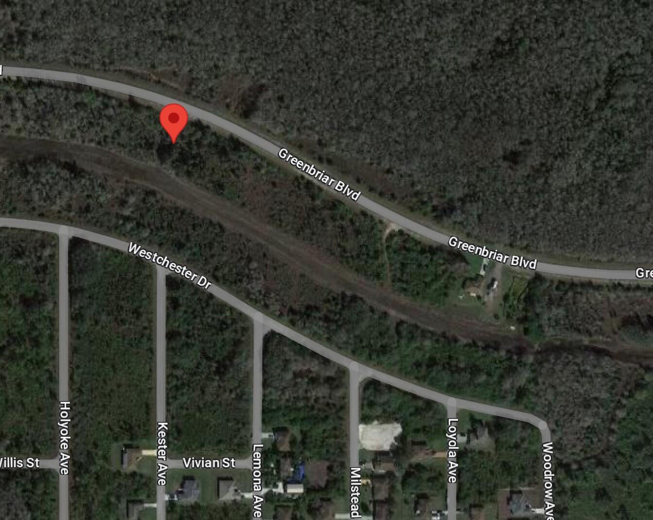 483 Greenbriar Boulevard Property Photo 3
