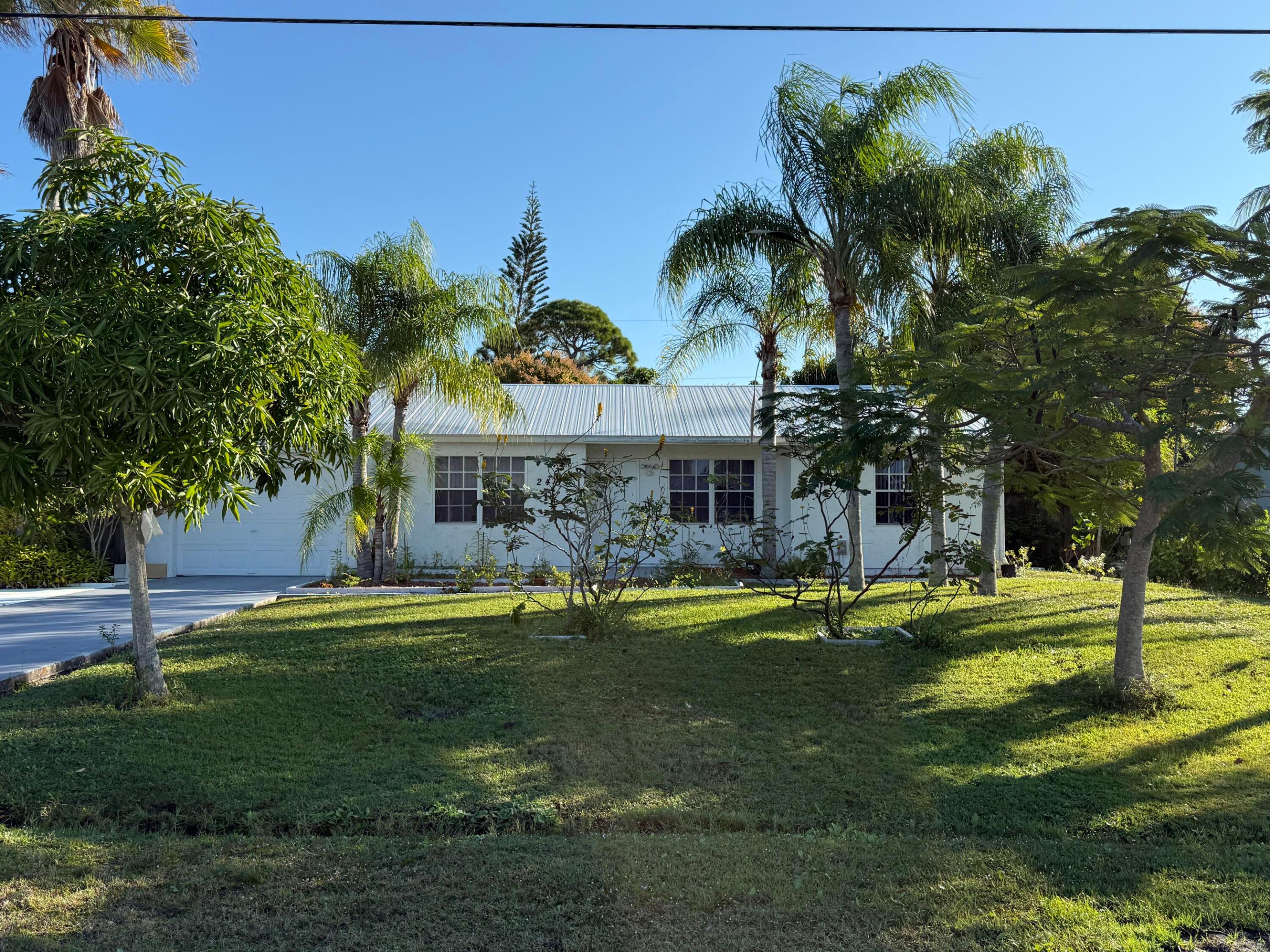 2451 Se Berkshire Boulevard Property Photo 1