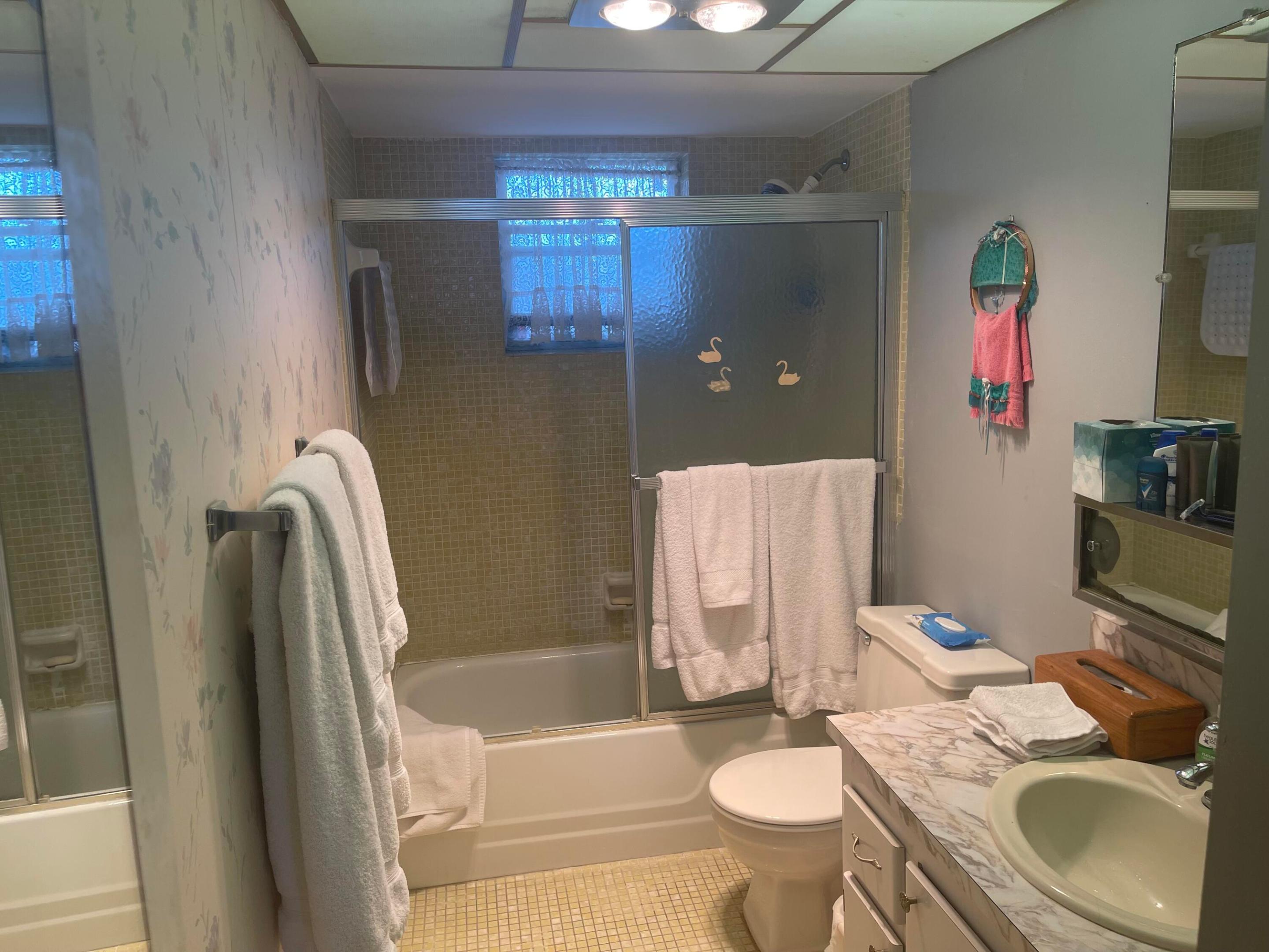 4 N Greenway 201 Property Photo 7