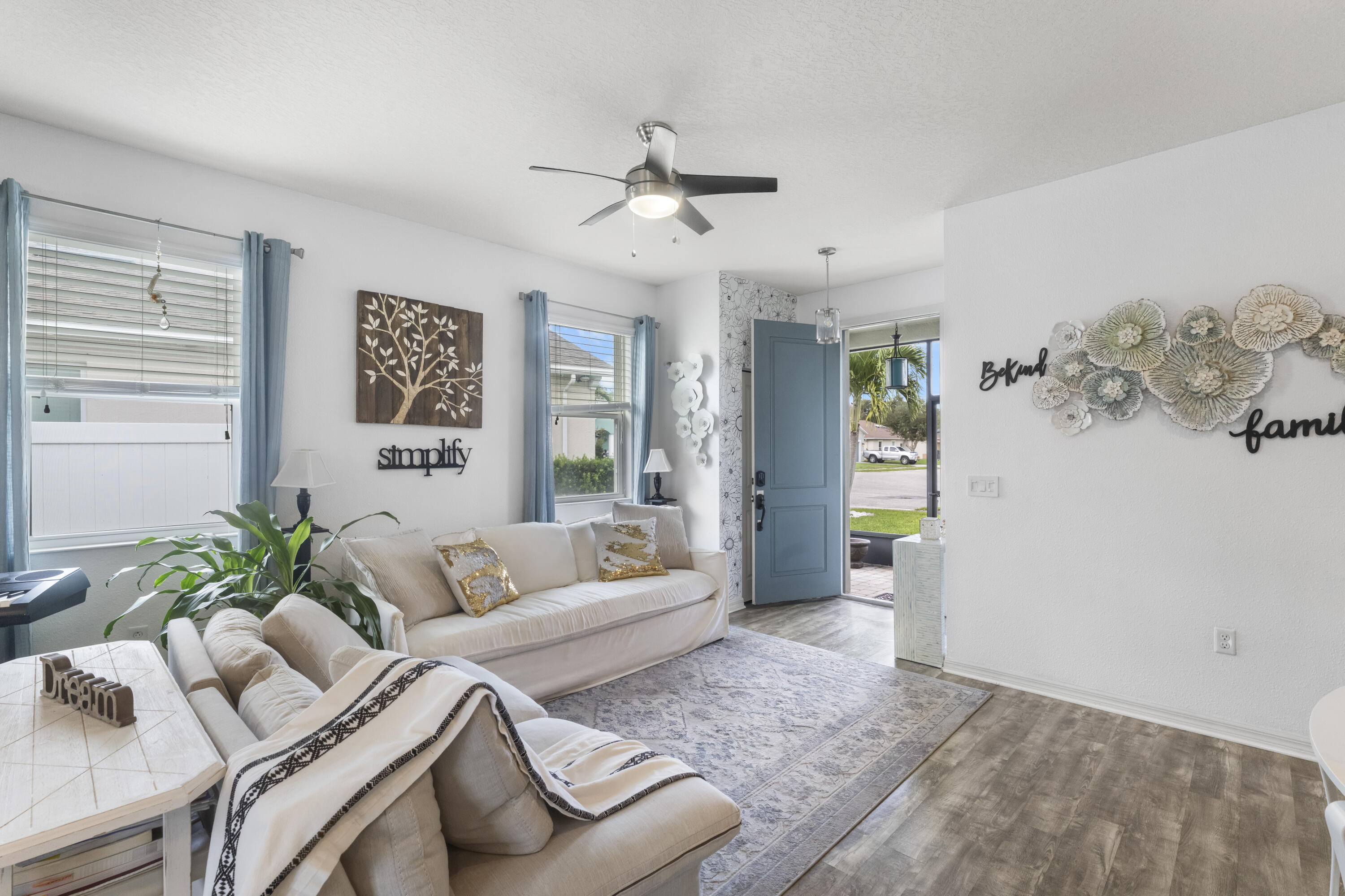 110 65th Avenue E Property Photo 5