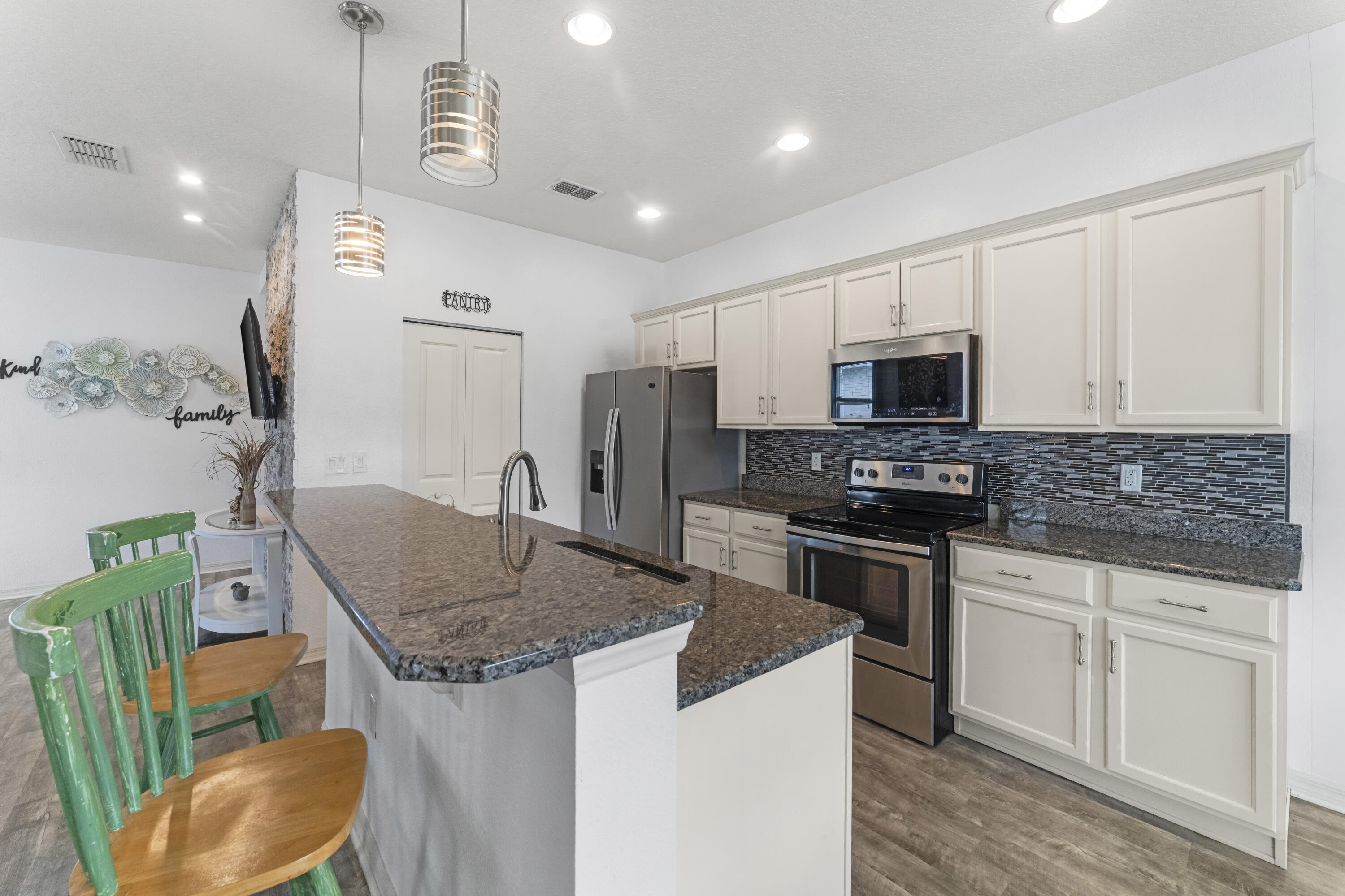110 65th Avenue E Property Photo 12