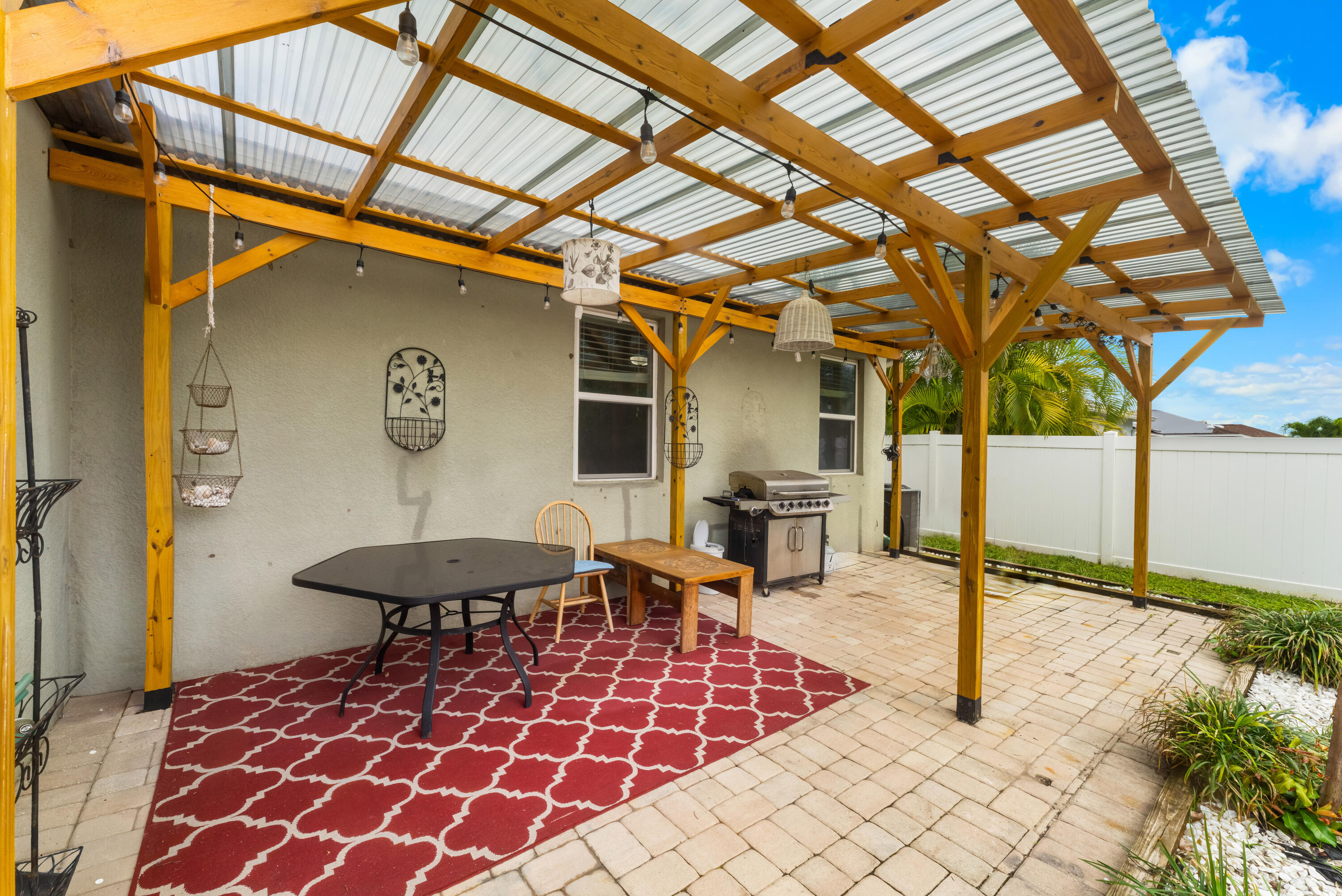 110 65th Avenue E Property Photo 28