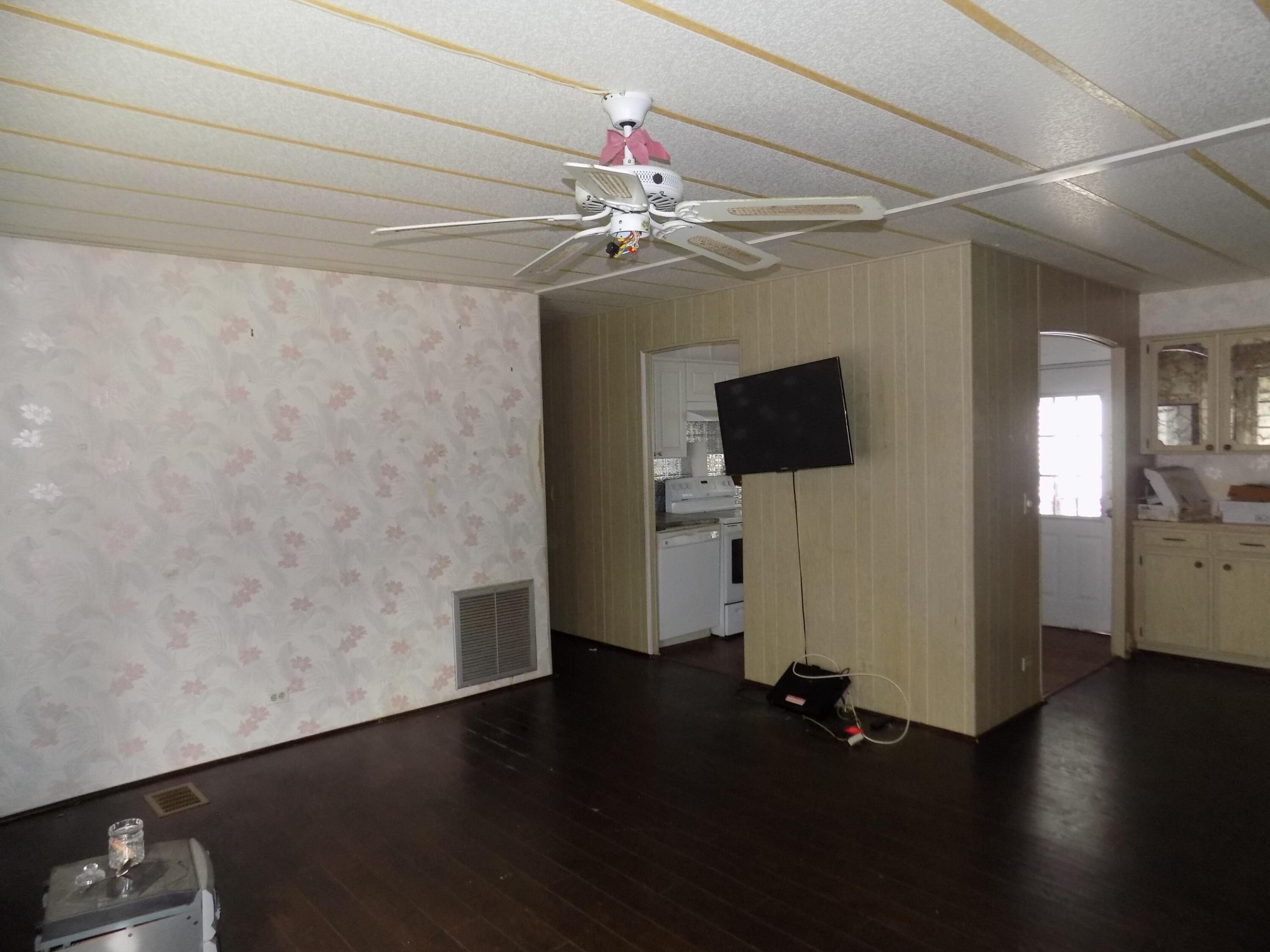18009 Huapi Property Photo 5
