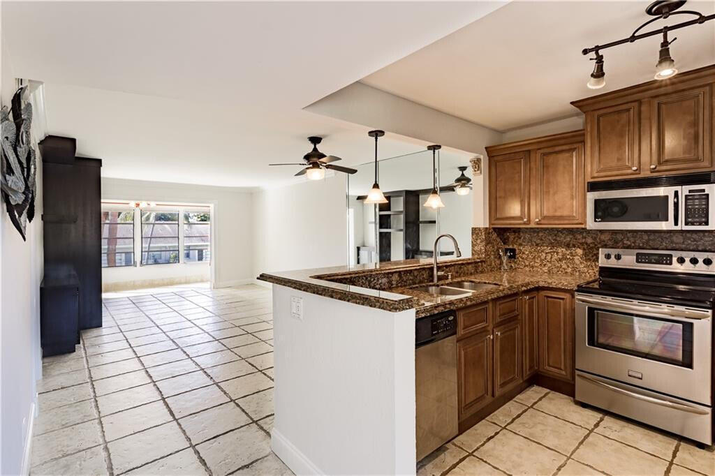 2800 Fiore Way 2060 Property Photo 3